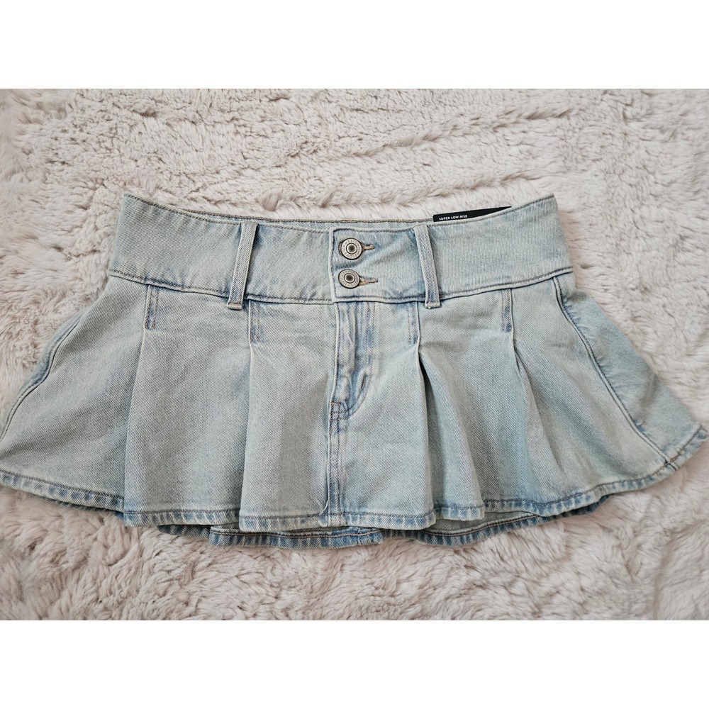 NWT American Eagle Low-Rise Stretch Denim Micro Skort Light Wash Size 6 / 28W